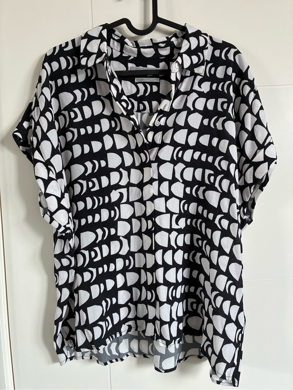 Relaxed Short-Sleeve Black & White Patterned Women's Blouse